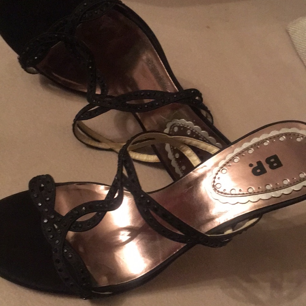 Shoes - Picture 4 of 4